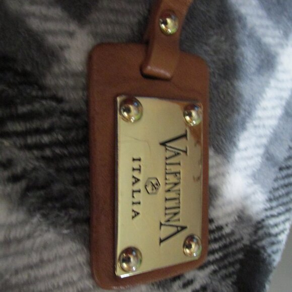 P1353-NWOT Valentina Red Pebble Italian Leather Crossbody Dual Entry - Picture 2 of 9